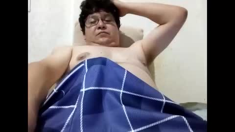 Snapshot of elimposstor chatting on 10-15-25, 07:19 elimposstor online show from 10-15-25, 07:19