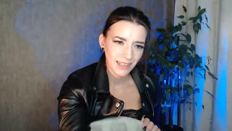 Snapshot of elinapretty chatting on 10-20-25, 12:00 Elina online show from 10-20-25, 12:00