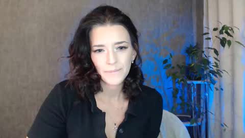 Elina online show from 12-22-25, 10:29