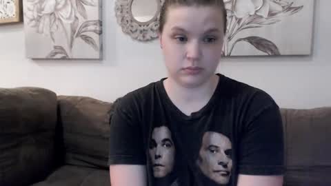 ElinaReign   online show from 02-10-26, 01:10