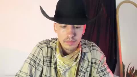 Snapshot of elio_dicaprio chatting on 11-02-25, 02:36 elio_dicaprio online show from 11-02-25, 02:36