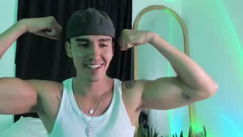 Snapshot of elio_dicaprio chatting on 11-05-25, 01:27 elio_dicaprio online show from 11-05-25, 01:27