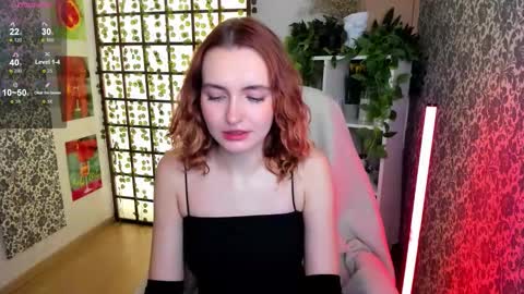 Snapshot of elis_cherry chatting on 10-13-25, 01:27 Elis online show from 10-13-25, 01:27