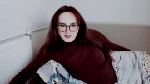 Snapshot of elisa_2001 chatting on 10-20-25, 06:52 Liza online show from 10-20-25, 06:52