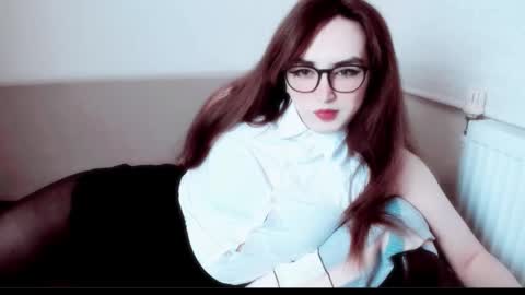 Snapshot of elisa_2001 chatting on 11-17-25, 04:40 Liza online show from 11-17-25, 04:40