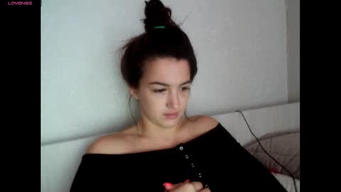 elisa_dove208 online show from 09-25-25, 03:43