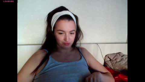 elisa_dove208 online show from 09-28-25, 12:10