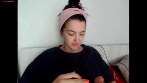 elisa_dove208 online show from 10-02-25, 05:03