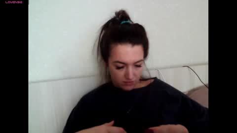 elisa_dove208 online show from 10-22-25, 05:30