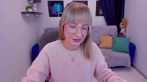 Elisabeth online show from 01-07-25, 03:33