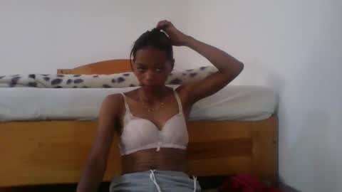 Snapshot of elisacich chatting on 02-23-26, 10:01 elisacich online show from 02-23-26, 10:01