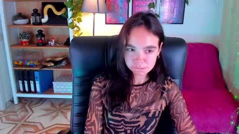 Elise online show from 09-12-25, 03:12