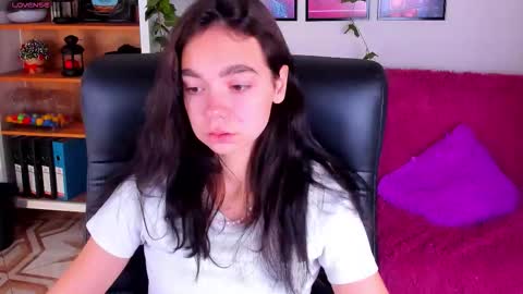 Elise online show from 09-21-25, 03:46