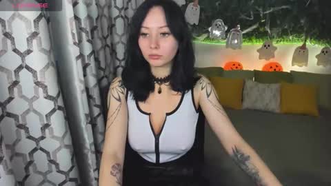 EliseRoyalty online show from 11-04-25, 10:14