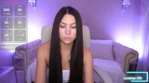 Snapshot of elisevelour chatting on 10-15-25, 02:39 elisevelour online show from 10-15-25, 02:39