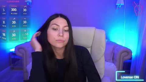 Snapshot of elisevelour chatting on 10-17-25, 01:57 elisevelour online show from 10-17-25, 01:57