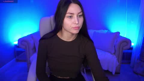 Snapshot of elisevelour chatting on 10-19-25, 12:50 elisevelour online show from 10-19-25, 12:50