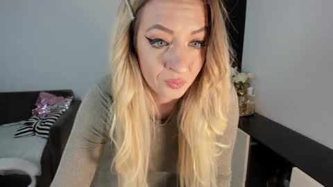 Elisa  Promotion   online show from 01-19-25, 11:45