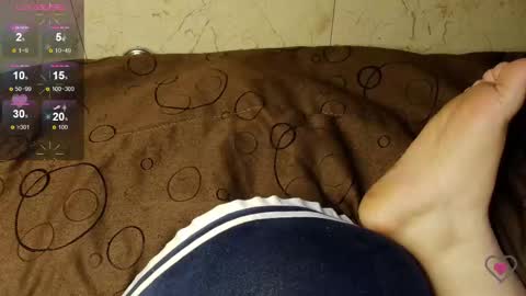 Snapshot of elisuarez_ chatting on 10-17-25, 06:05 Eliss online show from 10-17-25, 06:05