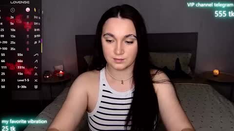 Snapshot of eliz_v_ta chatting on 09-17-25, 08:32 Eliz online show from 09-17-25, 08:32
