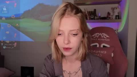 Snapshot of eliza_sadcat chatting on 11-29-25, 05:16 Elizabeth online show from 11-29-25, 05:16