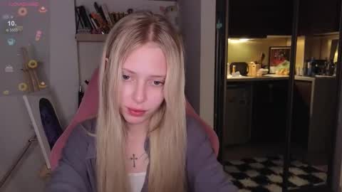 Elizabeth online show from 12-17-25, 02:45