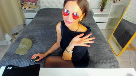 Elizabethangel online show from 12-15-24, 11:09