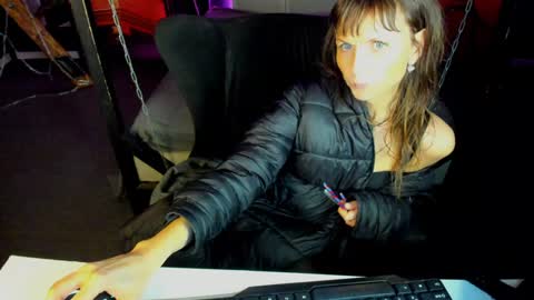 Elizabethangel online show from 01-20-25, 03:15