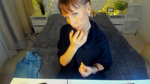Elizabethangel online show from 01-21-25, 09:46