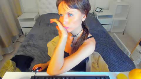 Elizabethangel online show from 01-22-25, 03:52