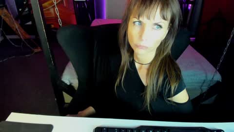 Elizabethangel online show from 02-01-25, 09:19
