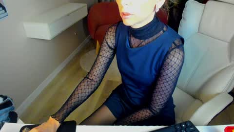Elizabethangel online show from 02-07-25, 09:48