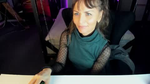 Elizabethangel online show from 02-09-25, 09:17