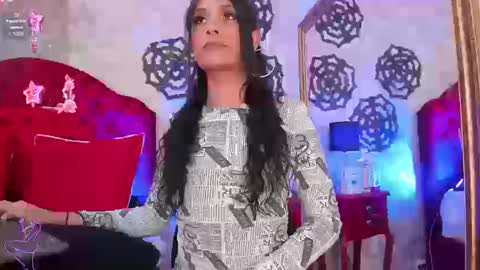 Elizabet Taylor online show from 10-18-25, 03:57