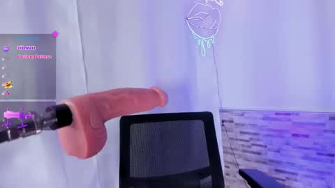 Snapshot of elizabetcooper chatting on 11-06-25, 10:21 Elizabeth online show from 11-06-25, 10:21