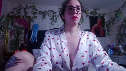 Elizabeth online show from 10-04-25, 10:24