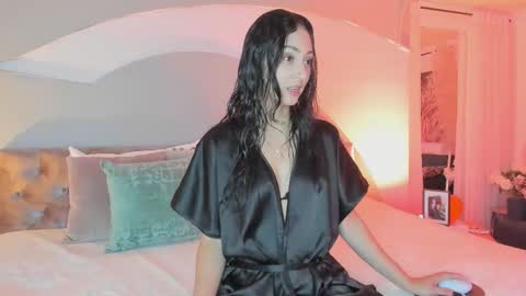 Snapshot of elizabeth_clark_ chatting on 10-28-25, 08:11 Eli online show from 10-28-25, 08:11