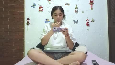 Snapshot of elizabeth_evanz chatting on 12-10-24, 08:38 elizabeth online show from 12-10-24, 08:38