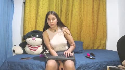 Snapshot of elizabeth_evanz chatting on 01-22-25, 02:15 elizabeth online show from 01-22-25, 02:15