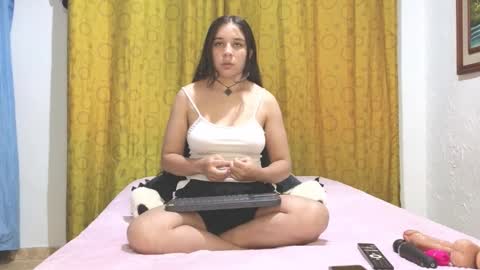 Snapshot of elizabeth_evanz chatting on 01-25-25, 11:32 elizabeth online show from 01-25-25, 11:32