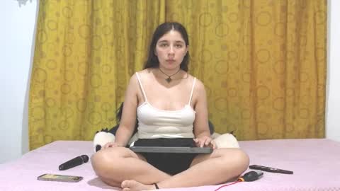 Snapshot of elizabeth_evanz chatting on 01-28-25, 02:21 elizabeth online show from 01-28-25, 02:21