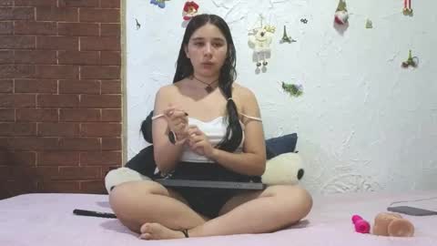 Snapshot of elizabeth_evanz chatting on 01-31-25, 12:50 elizabeth online show from 01-31-25, 12:50