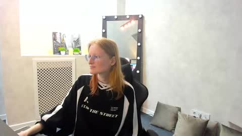 Elizabeth online show from 01-31-25, 11:24