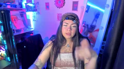 Elizabeth Martinez online show from 10-07-25, 07:22