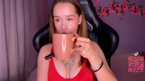 Elizabeth or Liz for short 3 online show from 09-28-25, 04:23