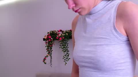 Elizabeth online show from 03-02-25, 07:23