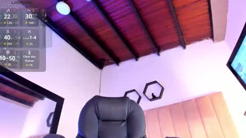 Lucia Vonne online show from 12-01-25, 05:40