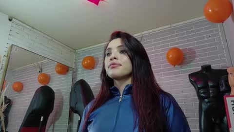 Snapshot of elizatex chatting on 10-21-25, 10:21 online show from 10-21-25, 10:21