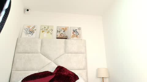 Eliza online show from 11-17-25, 11:27