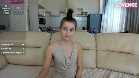 Eliz                               online show from 02-05-25, 11:44